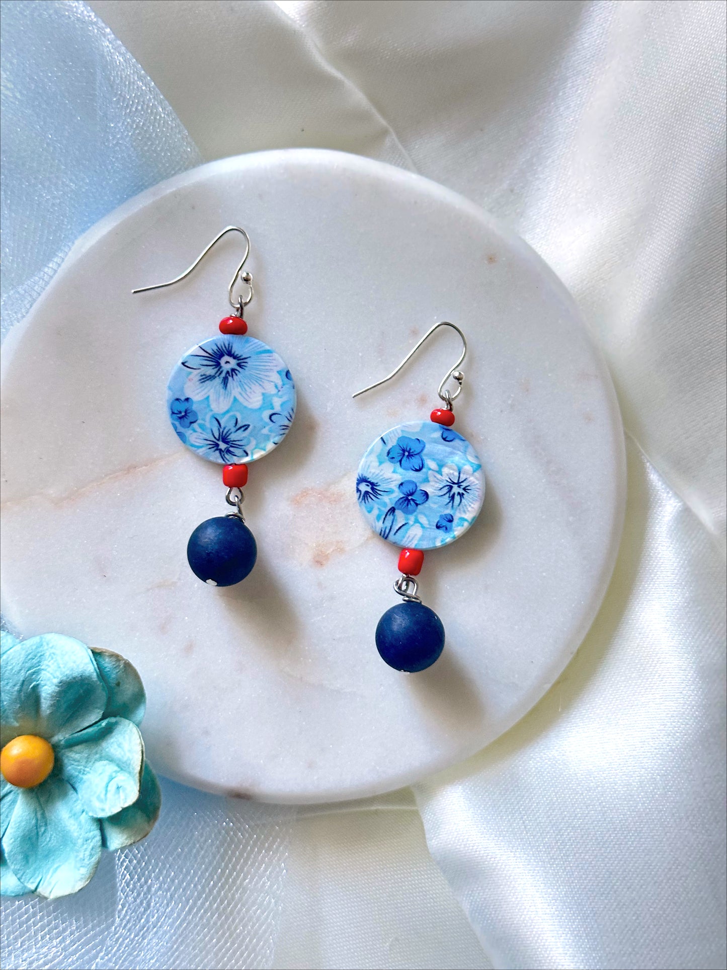 Flower composition earrings